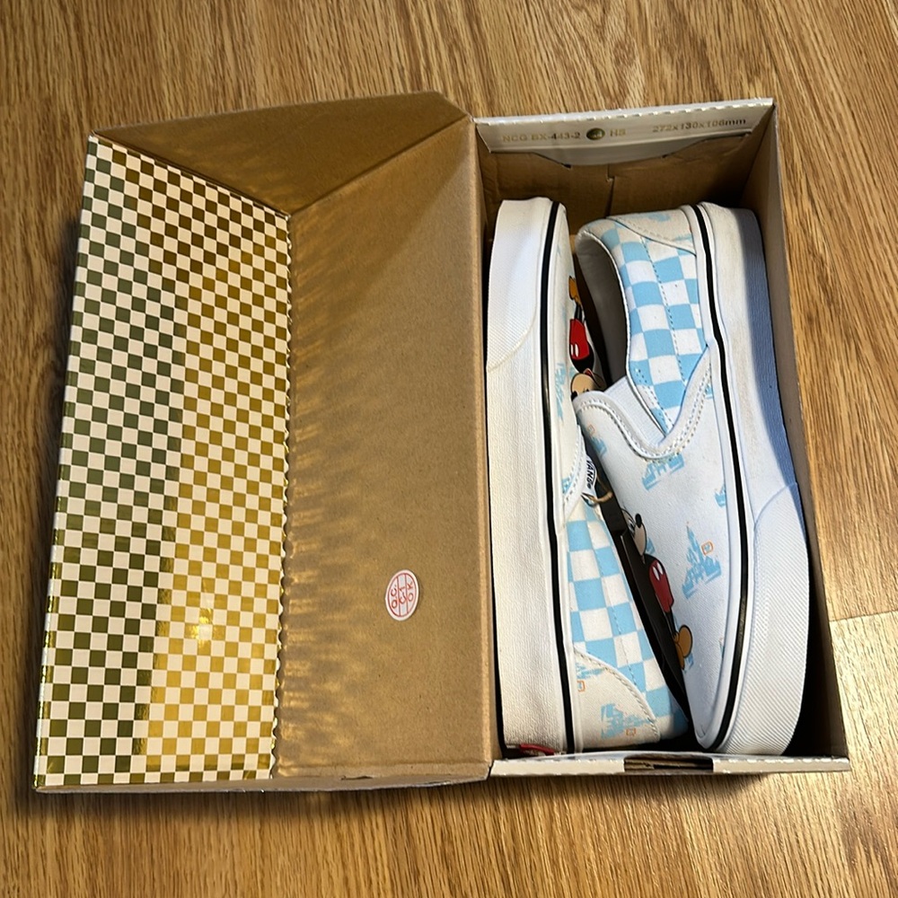 Vans x Disney Vans for World 50th anniversary